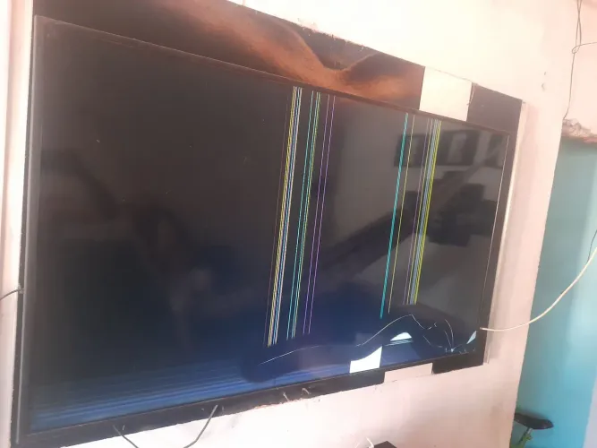 SMART TV 55 SAMSUNG  TELA QUEBRADA 