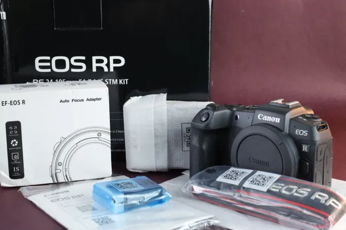 Canon EOS RP Corpo + Adaptador