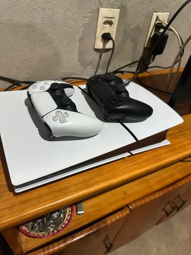 Ps5 slim 1tera 2 controles