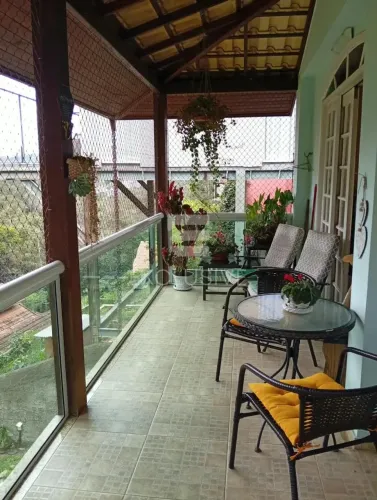 Casa com 4 dormitórios à venda, 207 m² por R$ 1.350.000,00 - Cônego - Nova Friburgo - RJ