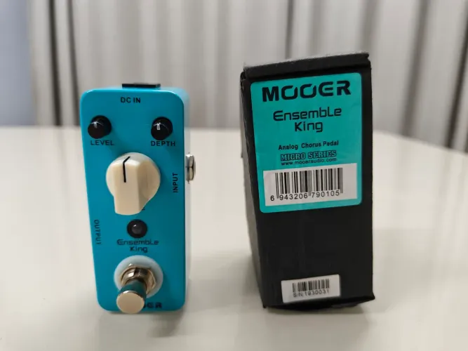 Mini Pedal de Guitarra Mooer Ensemble King Chorus Analógico ZERO NA CAIXA