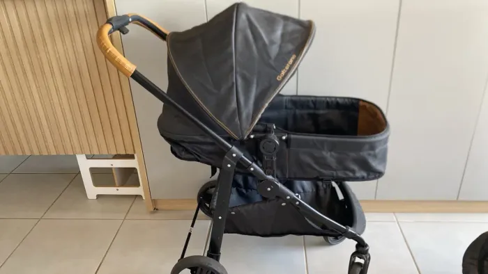 Carrinho de bebê e bebê conforto galzerano