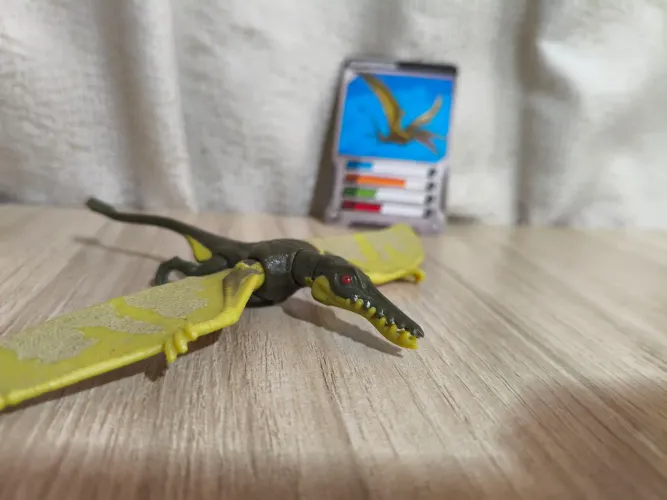 Rhamphorhynchus da linha Jurassic World (Attack Pack / Dino Rivals) da Mattel.