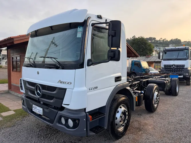 Atego 1726 ano 2022 Bitoco