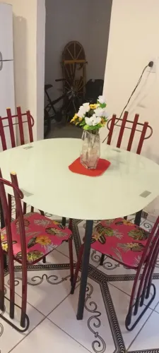 Mesa de jantar vidro grosso.