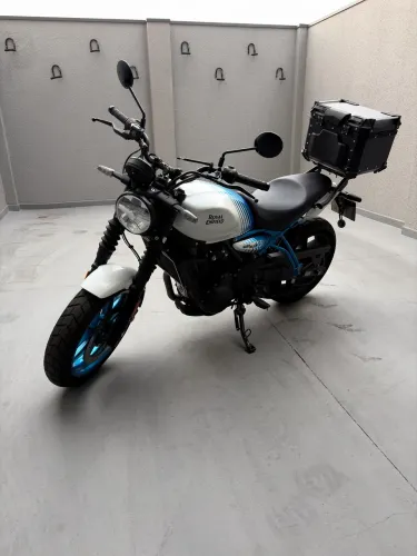 Royal Enfield Guerrilla 450 Brava Blue 25/26 - Apenas 6.550km