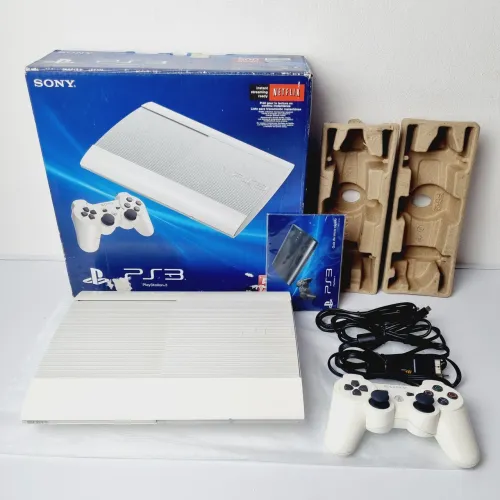 J135- CONSOLE PS3 SUPERSLIM WHITE