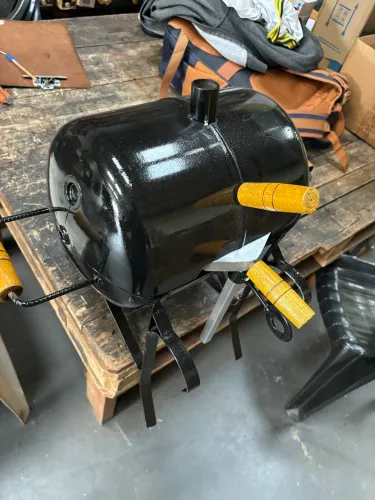 Churrasqueira bafo com suporte pra barco 