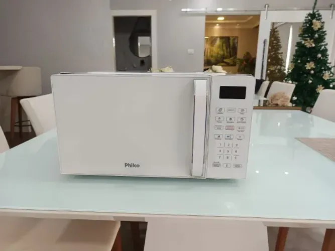 Vende-se Microondas Philco 127 V- apenas 1 ano de uso