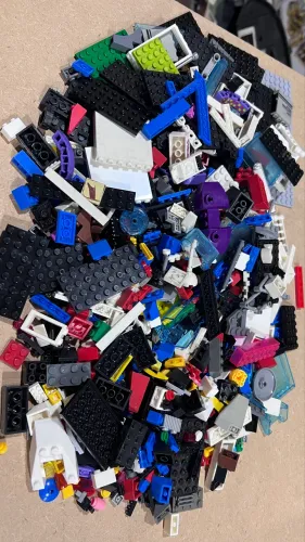 Lote + de 800g peças sortidas similares a lego, similares!