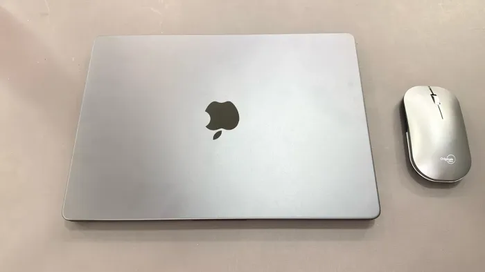 MacBook Pro M5 - Memória 16GB - 512 de HD