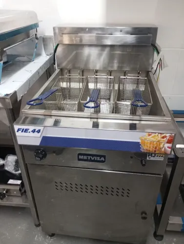 NZ. Fritadeira industrial elétrica 40 litros METVISA