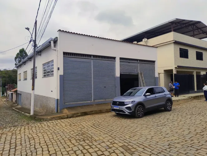 Alugo Galpão no centro de Bicas