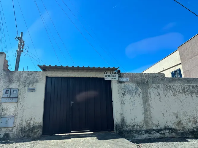 Aluga-se casa no Parque Real 