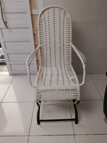 Vende-se cadeira de balanço 9. *