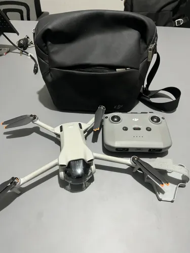 Drone DJI Mini 3 Standard- Com Bolsa + Protetor de Hélices ( Muito pouco Usado) 