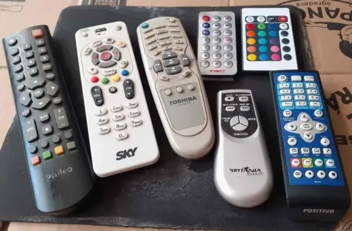 lote de controles remoto originais bom pra quem revende, todos funcionam!