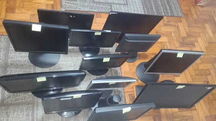 LOTE 12 MONITORES 15 A 24 POLEGADAS - TESTADOS