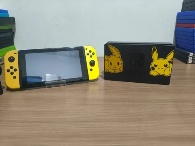 Nintendo Switch - Edição Especial Lets go Pikachu