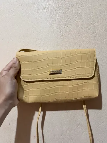 Bolsa tiracolo amarela