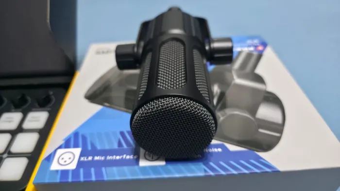 Microfone Fifine Tank 1 + Mesa Maono - Kit Streaming
