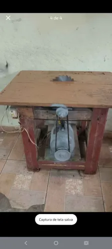 Máquina de cortar madeira 