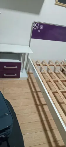 Cama solteiro com banquete nova com colchao