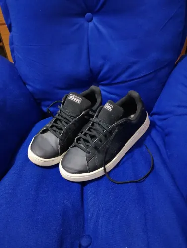 Tênis Adidas - Usado.