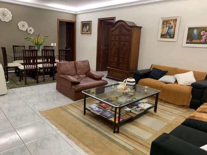 Apartamento à venda no Gonzaga (Santos) | Frente | 4 dorms (1 suíte) | 2 varandas