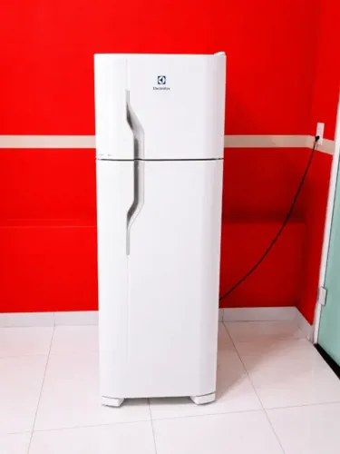 GELADEIRA ELECTROLUX, 300 LITROS, FAÇO ENTREGA!!