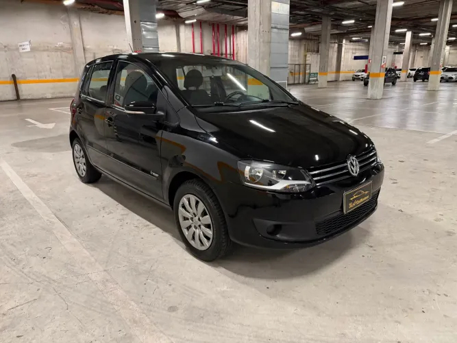 Volkswagen Fox 1.0 MI Total Flex 8V 5P 2013