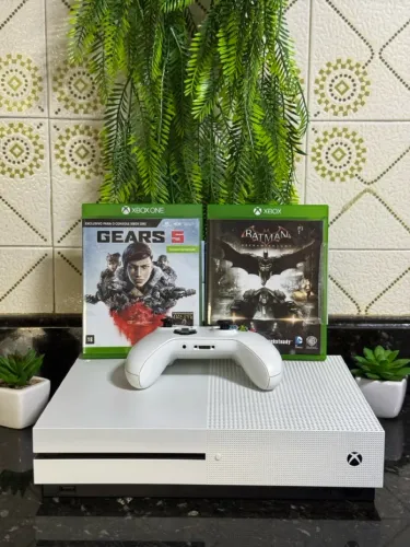 Xbox One S 1 TB + 9 jogos
