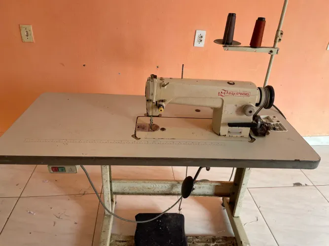Máquina de costura 900,0