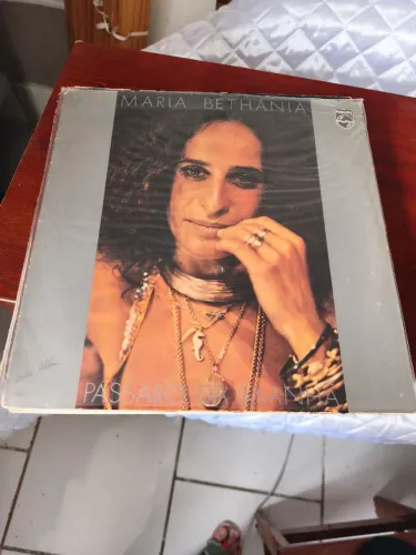 Maria Bethânia - "Pássaro da Manhã"