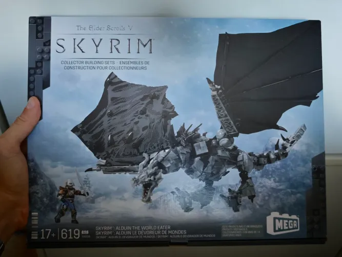 MEGA SKYRIM action figure NOVO LACRADO NA CAIXA COM NF