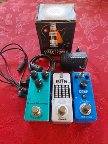 Pedais de Guitarra: Bass EQ 5+Crunch Distortion+Compressor+Power Supply