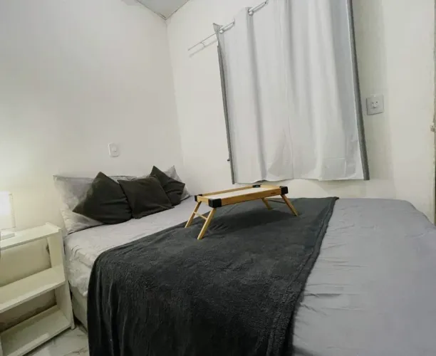 Suíte privativa a 600 metros da praia, bairro nobre em Cabo Frio.