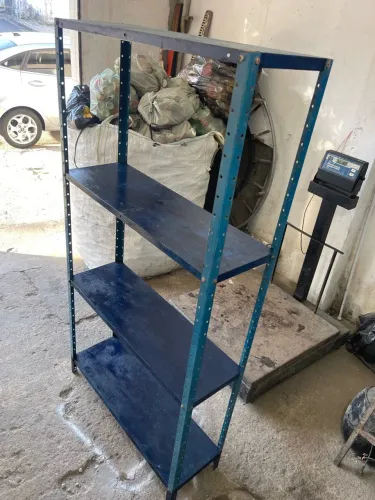 Estante em aço