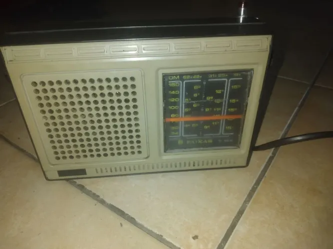 Motoradio RP-M65 AC . Som alto.sintoniza algumas estações