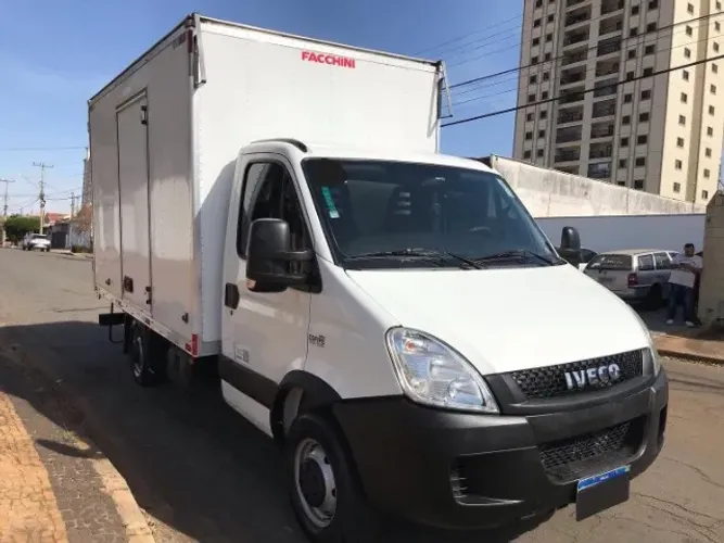 Iveco Daily 35S14 Baú
