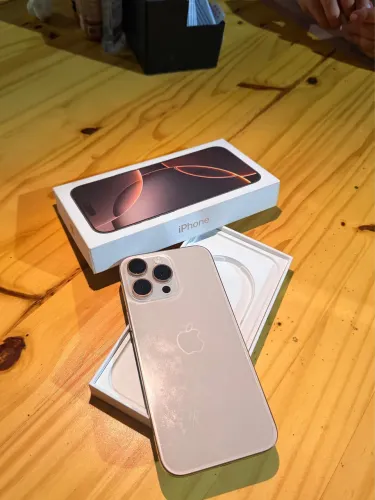 iPhone 16 Pro Max - 256gb - Gold Desert