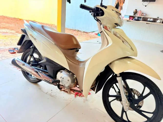 BIZ 125 2024 , único Dono , Biz zera , com 18,652 Km