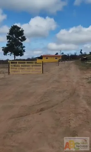 Fazenda para Venda em Pedra Azul, rural, 3 dormitórios, 1 banheiro, 2 vagas