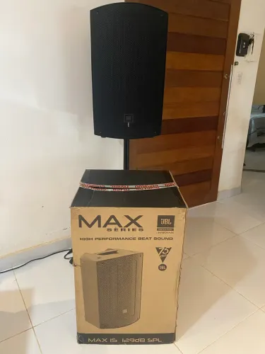 Caixa ativa JBL 15 Polegadas
