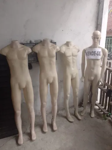 Manequim masculino
