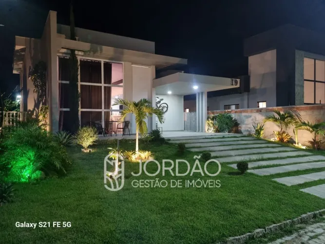 Casa 3 Dormitórios para venda e locação em Maricá - RJ