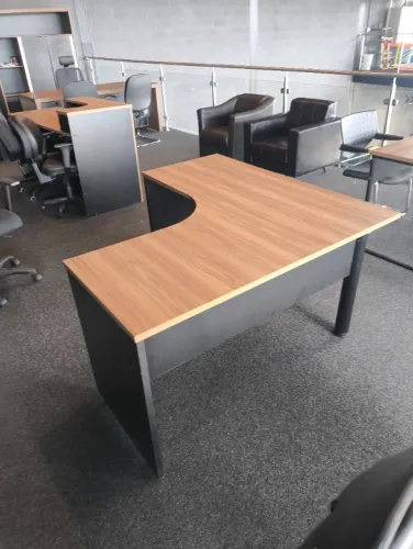 Mesa de Escritório Escrivaninha Angular - 0,75x1,40x1,40cm - ENTREGAMOS