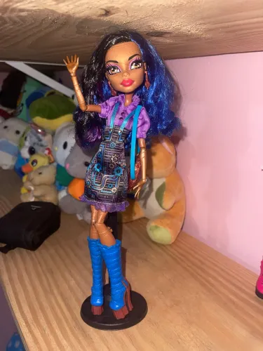 Robecca monster high