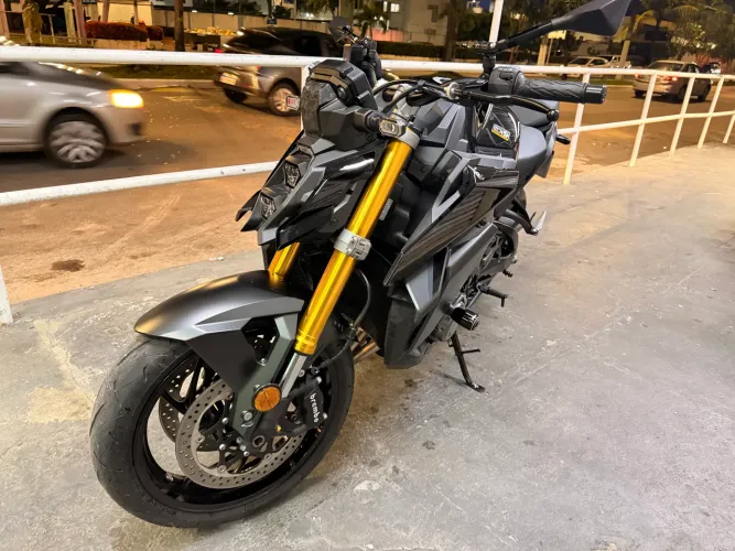 SUZUKI GSX-S1000