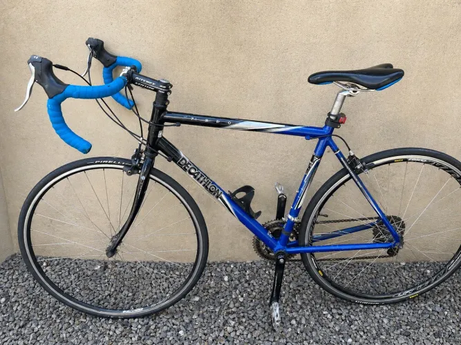 Bicicleta Speed Decathlon aro 700 - Leve e rápida